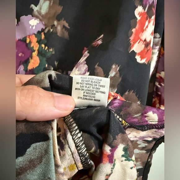 Bobeau floral wrap front short sleeve blouse EUC M - Picture 6 of 7